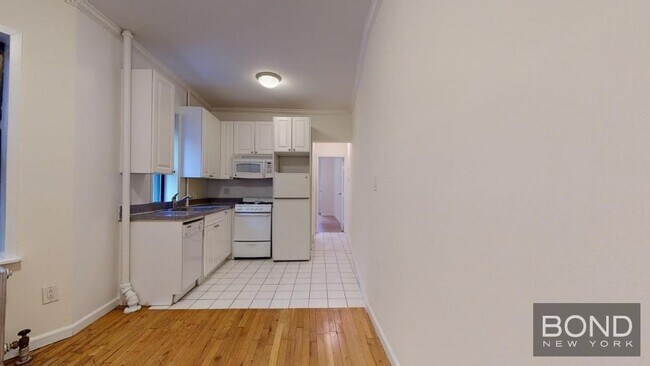 Primary Photo - 241 E 38th St