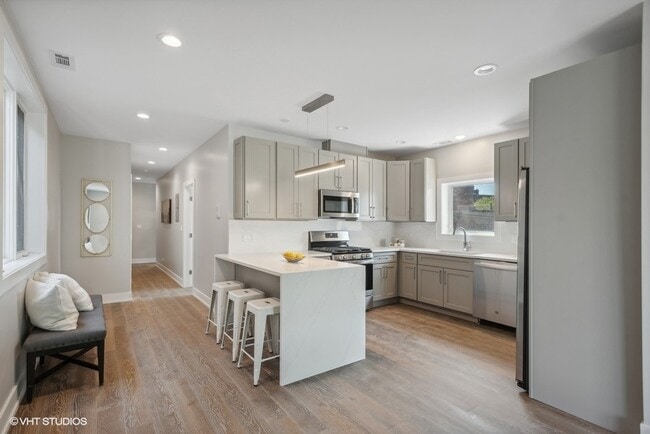 Building Photo - 4824 S Champlain Ave