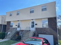 Building Photo - 606 Bigelow St