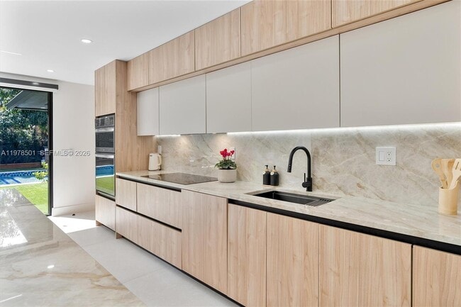 Building Photo - 4000 N Circle Dr