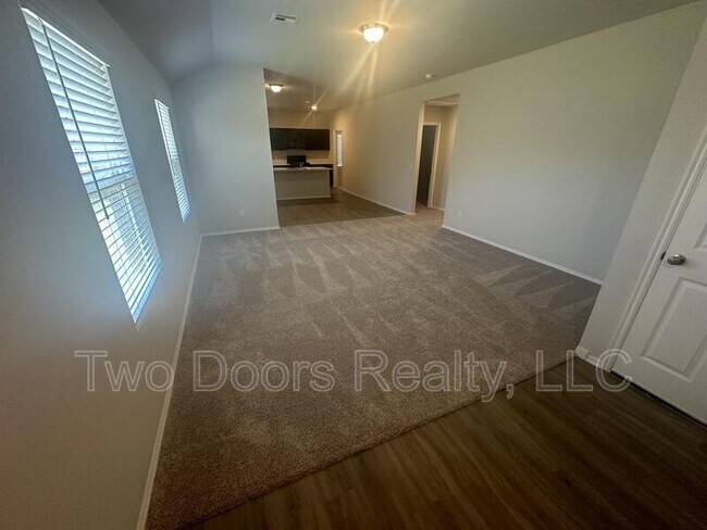 Building Photo - 1015 Ichabod Cir