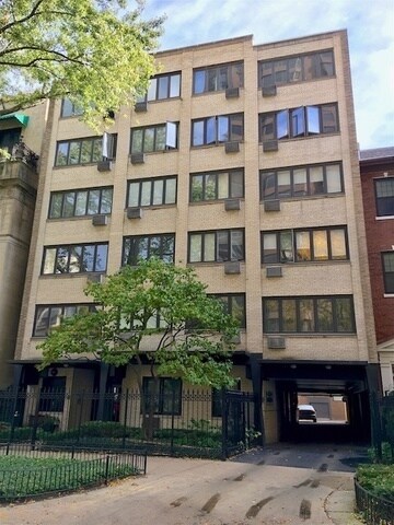 Primary Photo - 1419 N State Pkwy