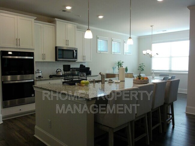 Building Photo - 9926 Stretford Rd