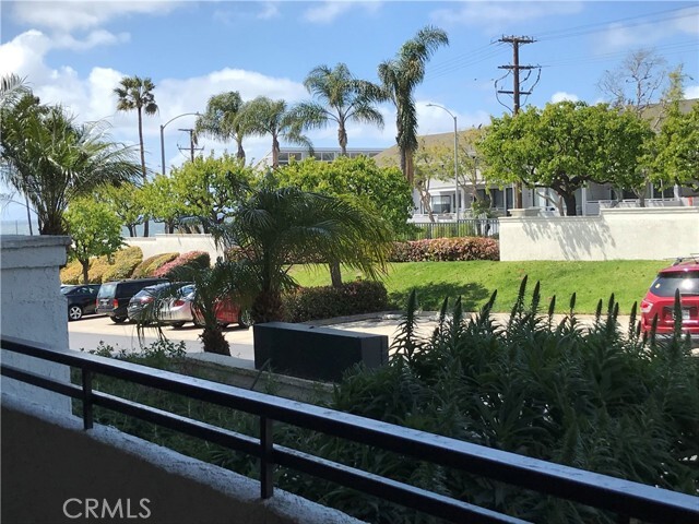 Building Photo - 220 Nice Ln