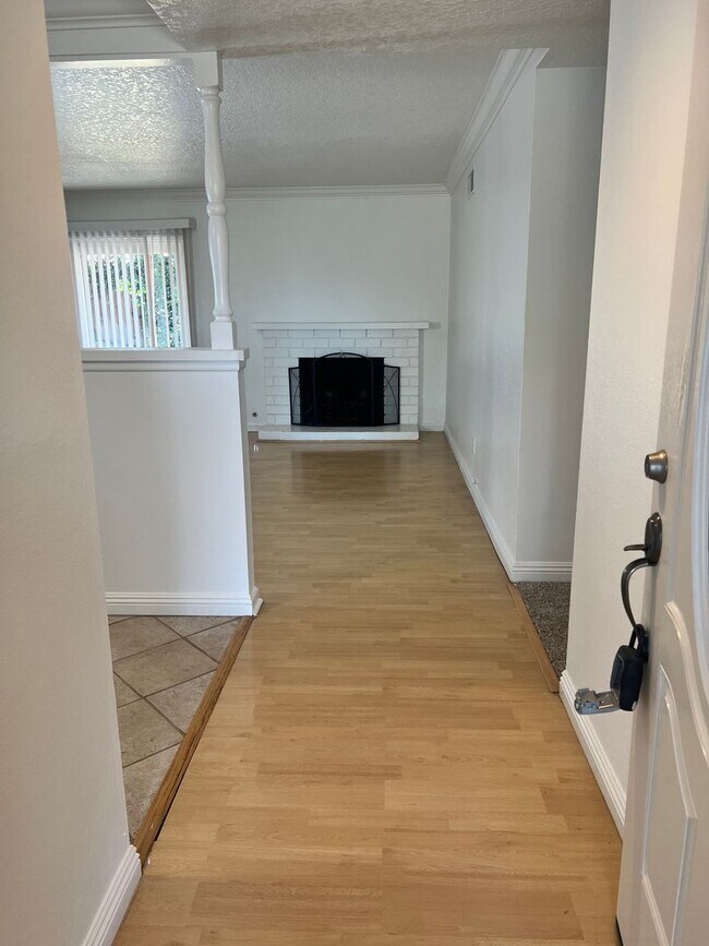 Building Photo - Welcome to the East Whittier 3 Bedroom House.