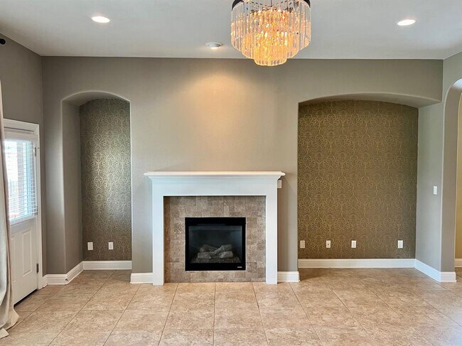 Building Photo - 8712 Vantage Point Dr