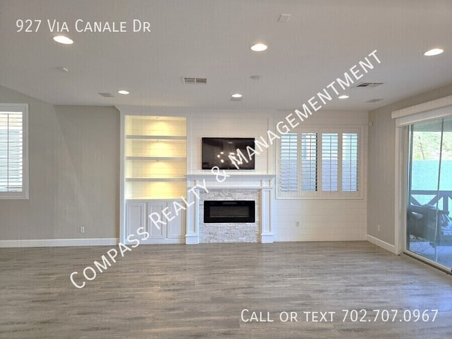 Building Photo - 927 Via Canale Dr