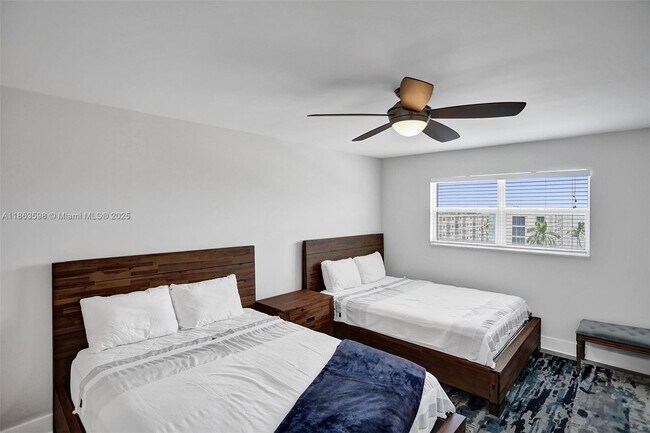 Building Photo - 1160 Hillsboro Mile