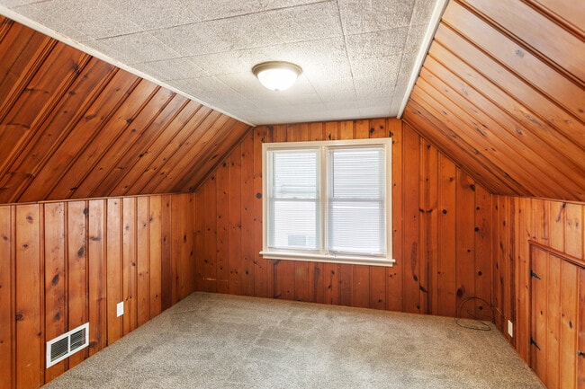 Building Photo - 3256 186th St