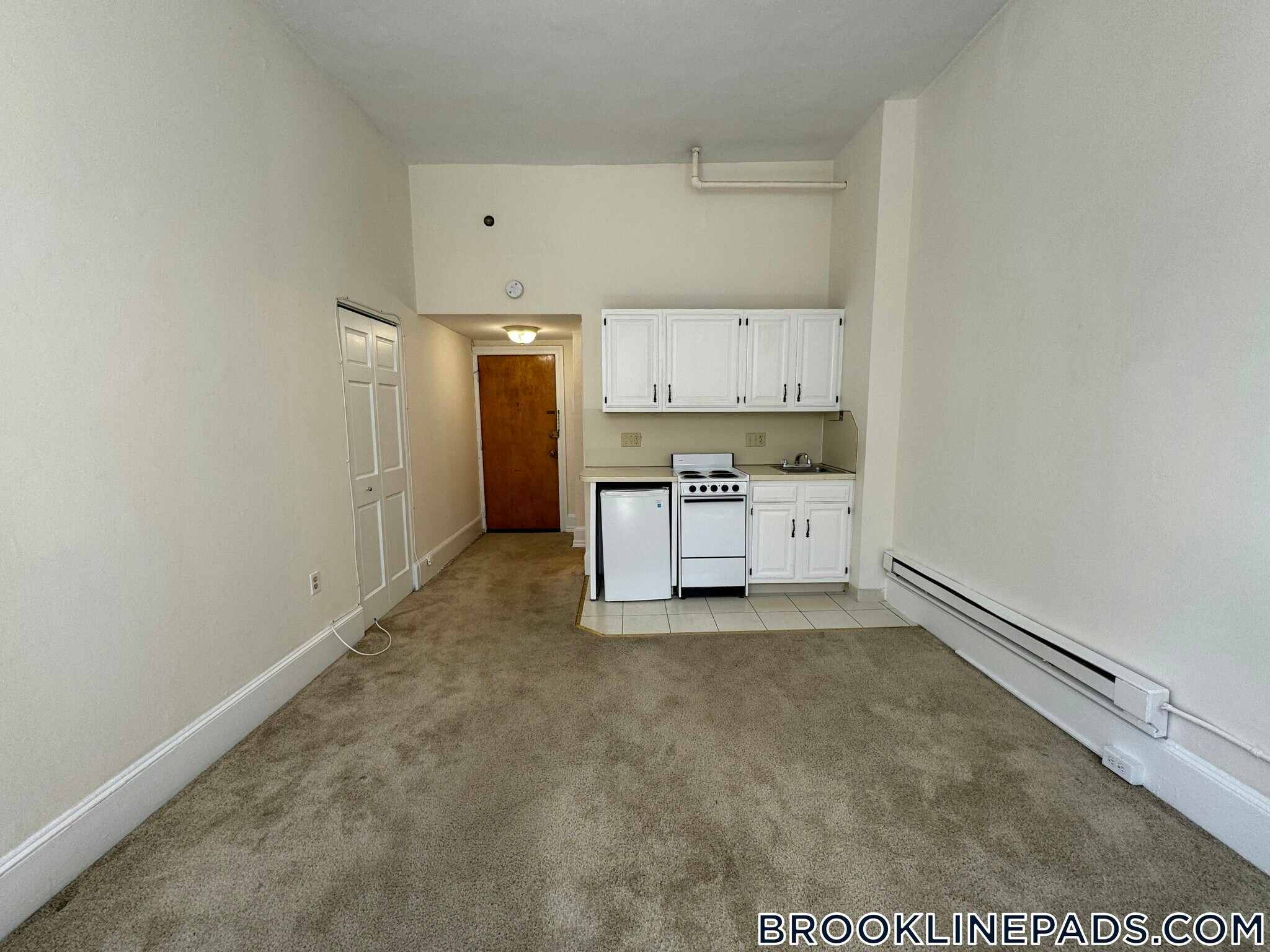 Building Photo - 1223 Beacon St