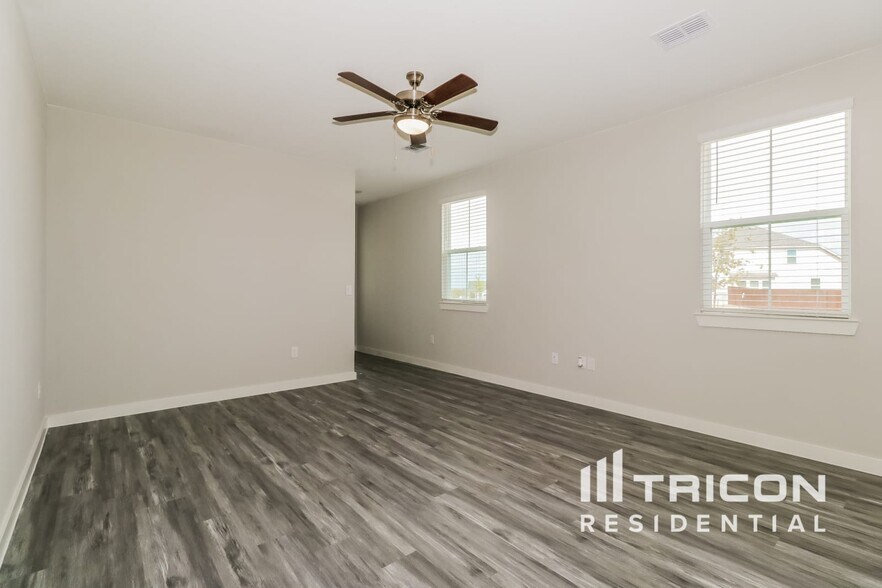 Building Photo - 1713 Mexican Heather Dr