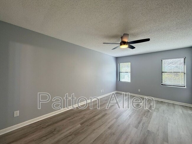 Building Photo - 2406 Abbey Cir