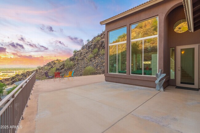 Building Photo - 126 W North Ln