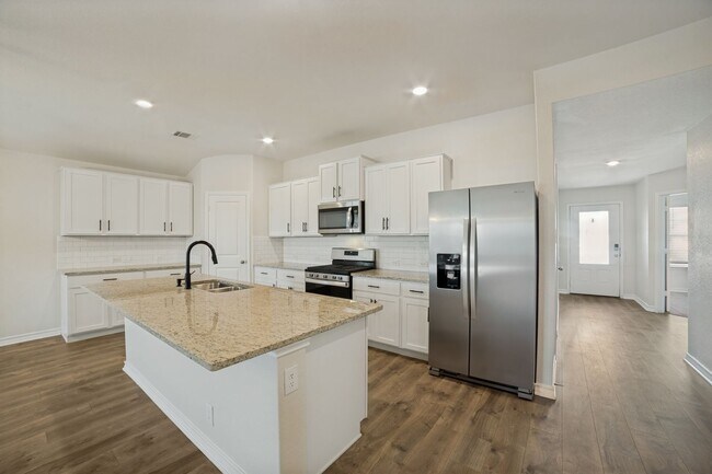 Building Photo - Welcome home to this 4/2/2 nestled in Whisper Falls