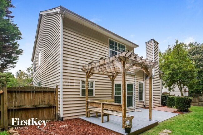 Building Photo - 2410 Kirkstone Dr