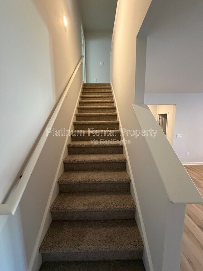 Building Photo - 46 Rustin Rdg