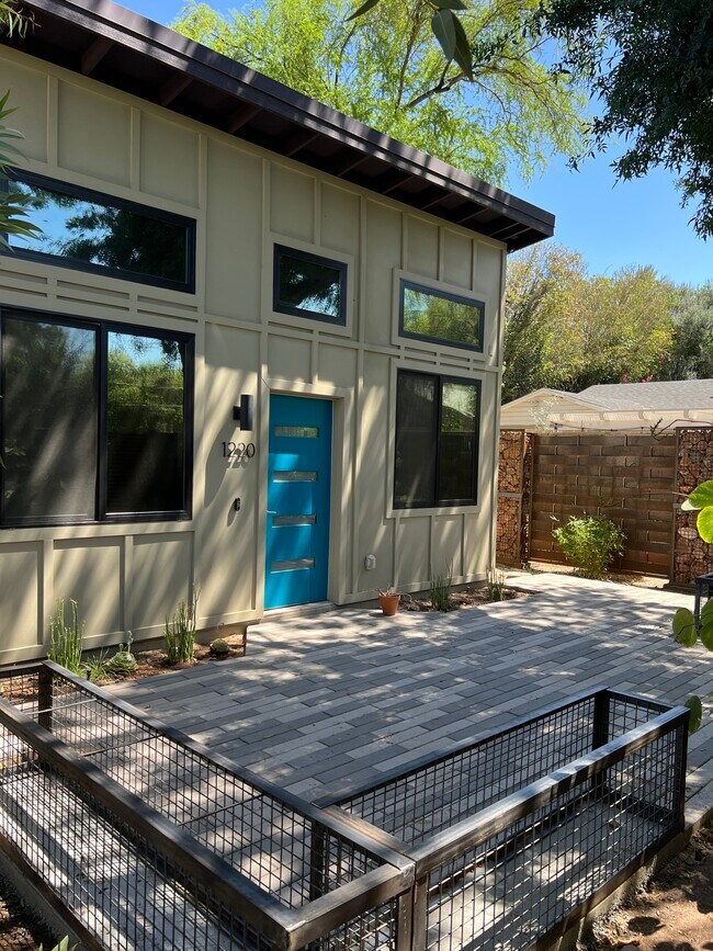 Building Photo - 1220 S Roosevelt St