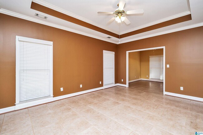 Building Photo - 5126 English Turn