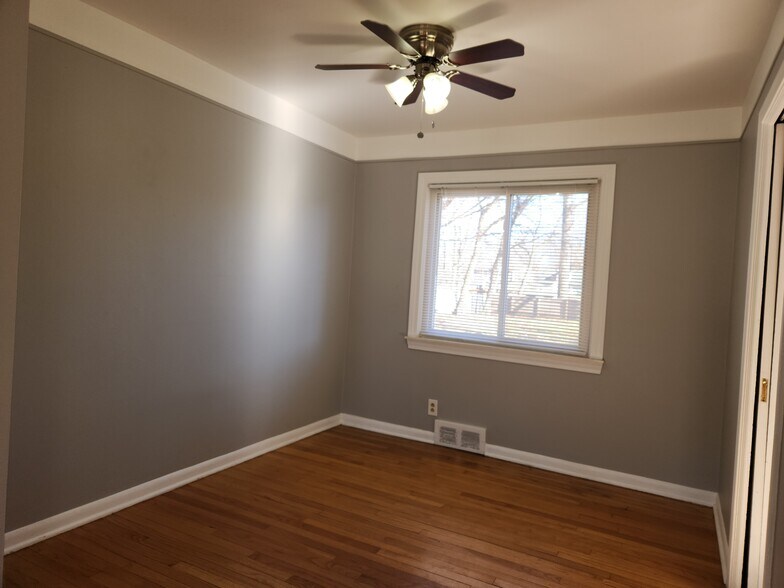 Building Photo - 214 Potter Ave