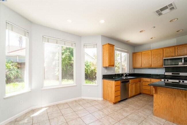 Building Photo - 2609 Intrigue Ln