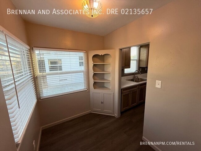 Building Photo - 736 Del Mar Ave