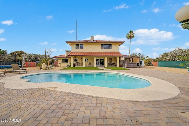 Building Photo - 2837 W Union Hills Dr