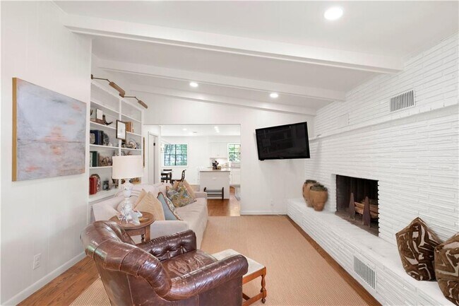 Building Photo - 8960 Morphy Ave