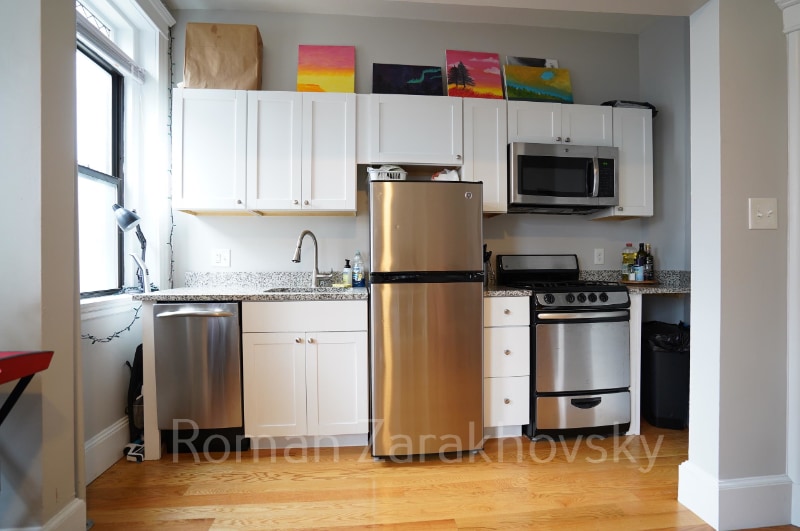 Building Photo - 56 Gardner St