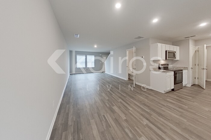 Building Photo - 229 Topaz Ln