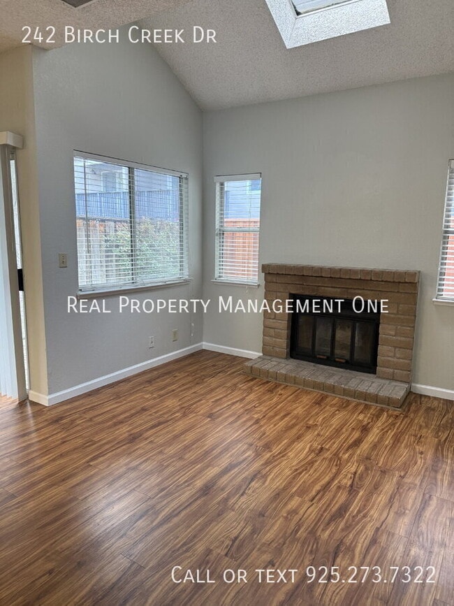 Building Photo - 242 Birch Creek Dr