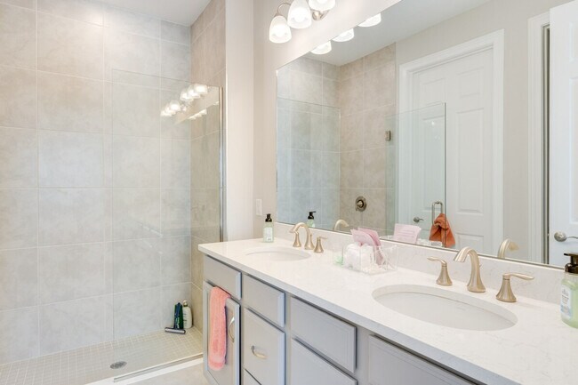 Building Photo - 217 Ibiza Lp