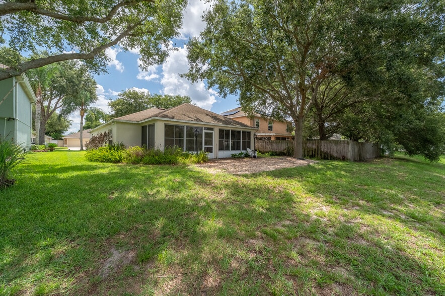 Building Photo - 537 Mason Dr
