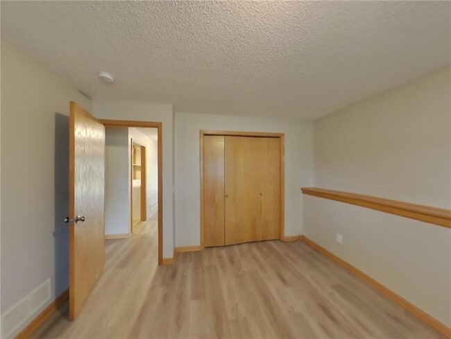 Building Photo - 3649 Kahler Dr NE