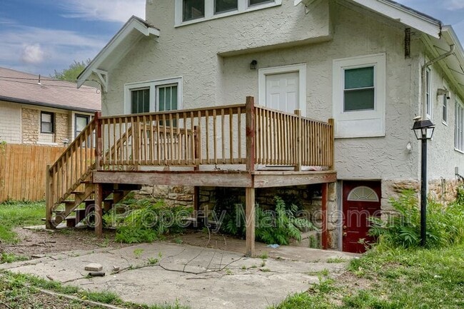 Building Photo - 2431 E 68th St