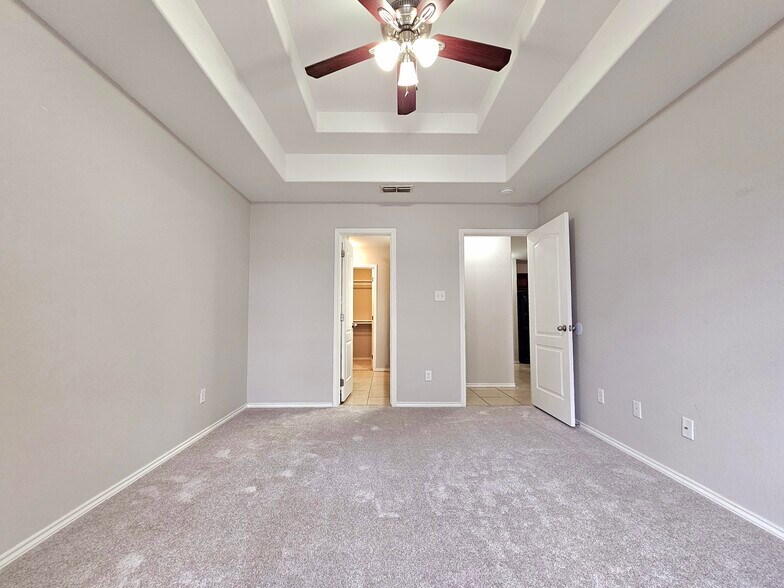 Building Photo - 3601 N Arroyo Park Ln