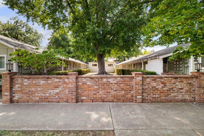 Building Photo - 946 Cherry St