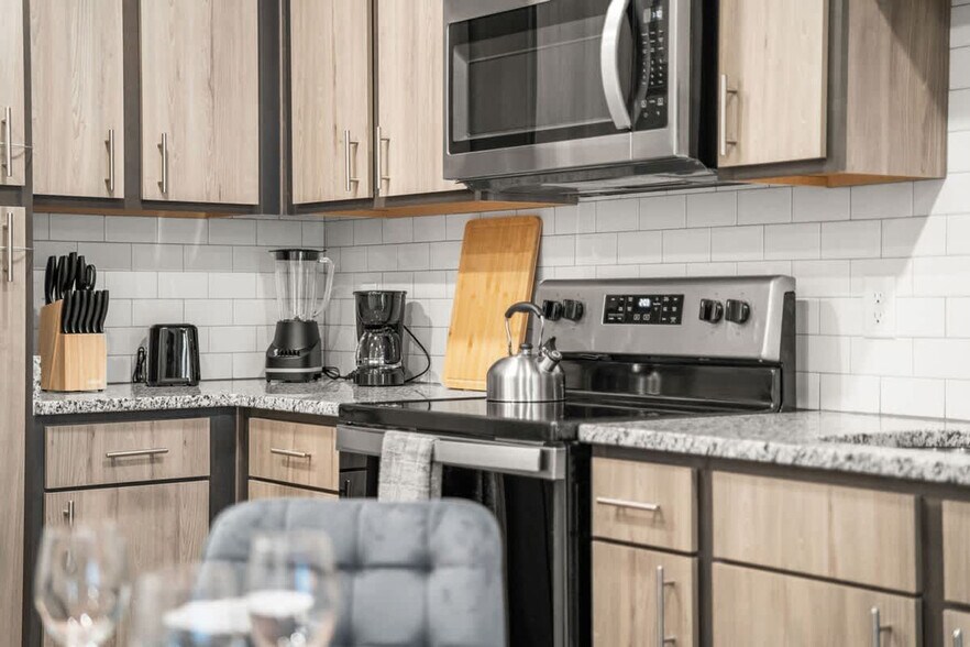 Building Photo - 14533 Star Water Rd