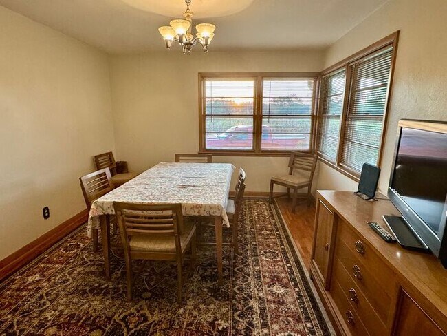 Building Photo - 3 bedroom Home, Buchanan, Country Setting