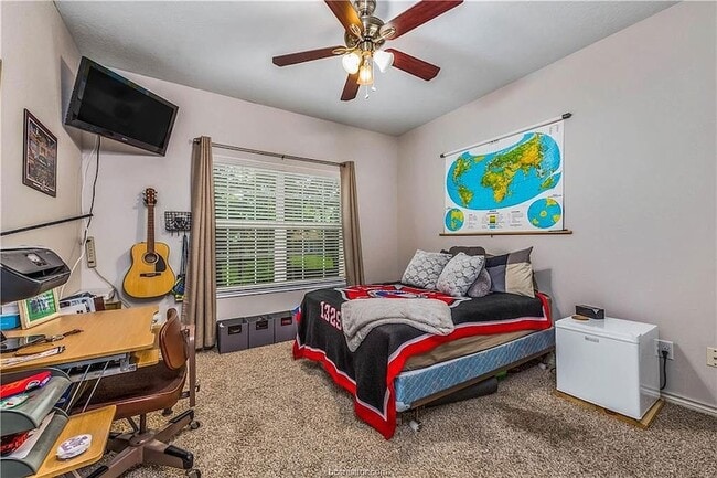 Building Photo - 1403 Medina Dr