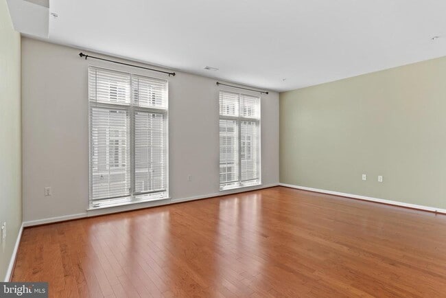 Building Photo - 3030 Meridian Cmns