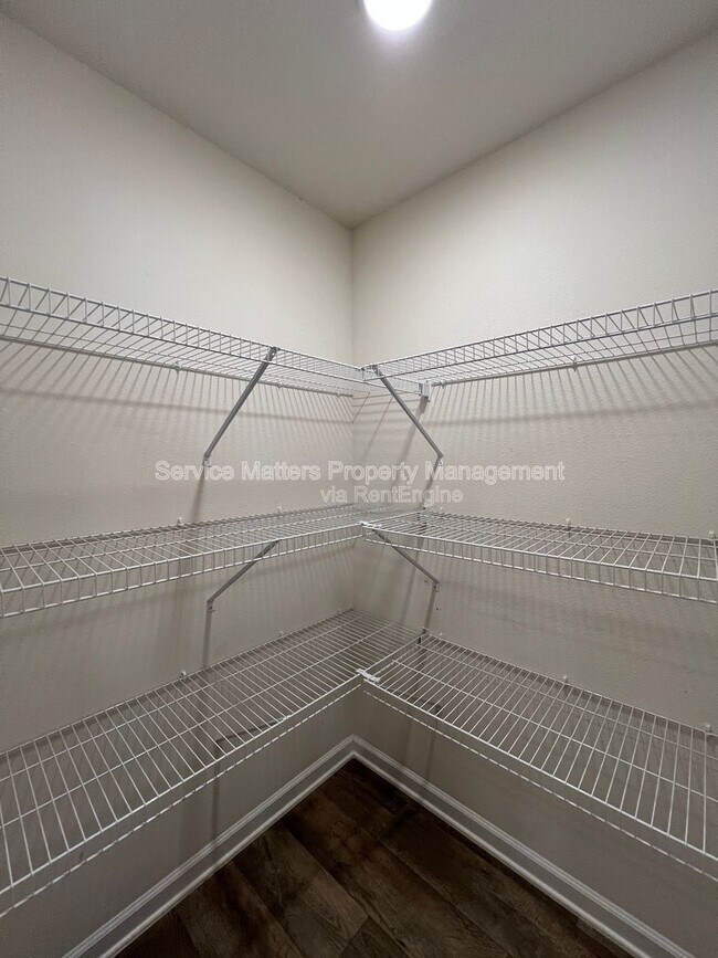 Building Photo - 4080 Roosevelt Way