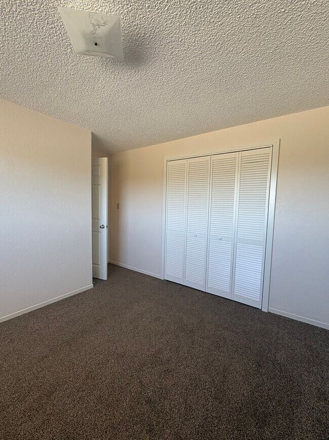 Building Photo - 2702 W Modoc Ct
