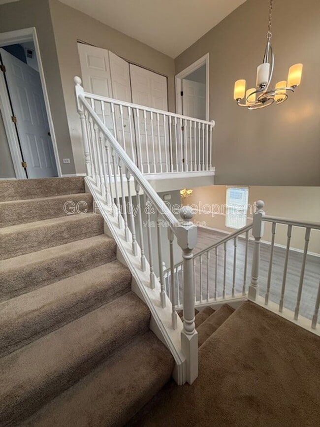 Building Photo - 468 Columbine Ln