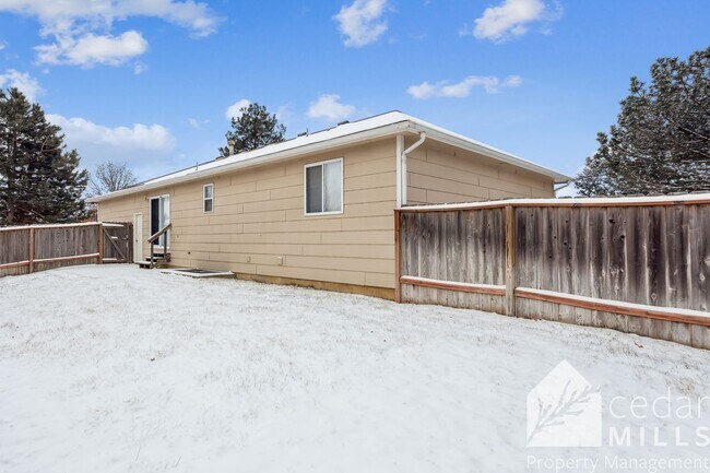 Building Photo - 4 bedroom Home in West Wichita