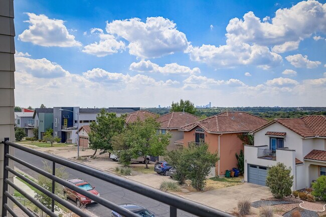 Building Photo - 6205 Seville Dr