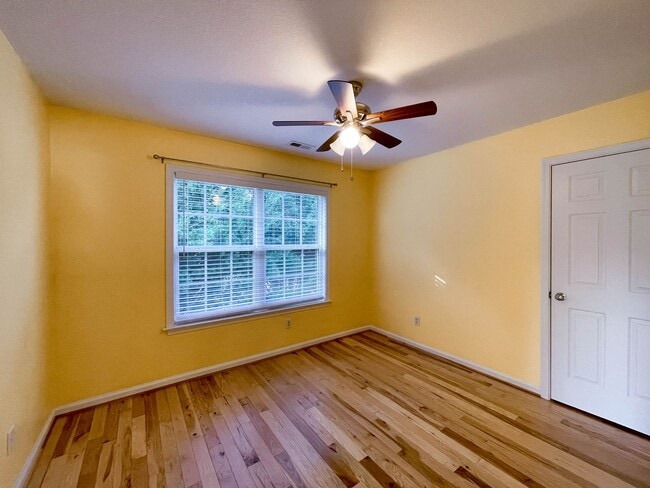 Building Photo - Beautiful Four Bedroom in East Asheville