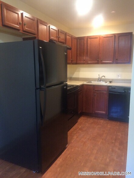 Building Photo - 13 Ruggles St