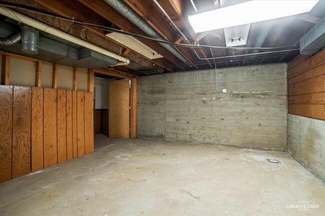 Building Photo - 38W686 Glenview Dr