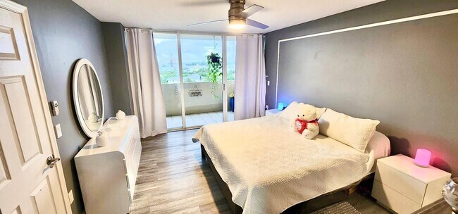 Building Photo - 5600 N Flagler Dr