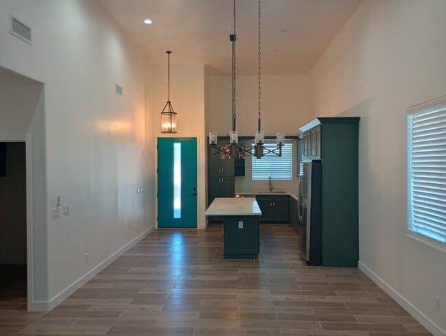 Building Photo - North D St